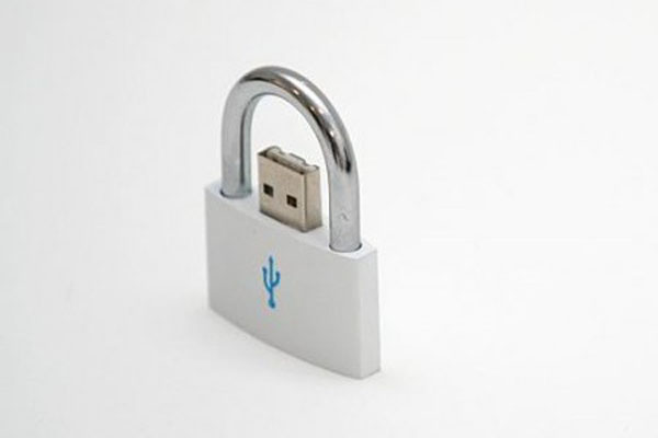 Lock USB